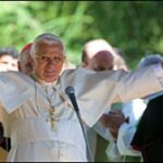 Sứ điệp của Đức Thánh Cha Bênêđictô XVI gửi giới trẻ nhân Ngày Giới trẻ Thế giới XXVI