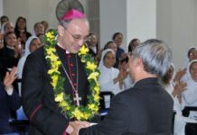 Đức Tổng Giám mục Đại diện Toà Thánh gặp gỡ Liên Tu sĩ