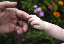 Bàn tay yêu thương