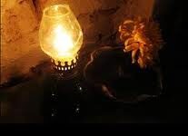 Thắp lên ngọn đèn cũ