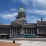 Người Argentina tổ chức cuộc tuần hành bảo vệ sự sống bên ngoài toà nhà quốc hội