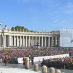 Lề Luật Thiên Chúa không phải là gánh nặng, mà là ơn thánh trao ban tự do và hạnh phúc cho con người