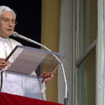 Giáo Hội là nơi Thiên Chúa đến với con người