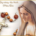 Sùng kính Mẹ Maria là noi gương Mẹ luôn cầu nguyện với và trong Giáo Hội