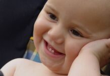 Cười thấm thía