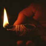 Vừa mang đèn, vừa mang dầu (Thứ Sáu Tuần 21 Thường niên)