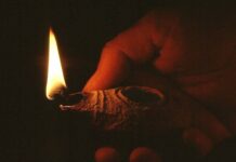 Vừa mang đèn, vừa mang dầu (Thứ Sáu Tuần 21 Thường niên)