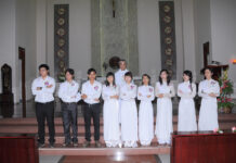 Hình ảnh Thánh lễ gia nhập Kitô giáo tại Hội Dòng ngày 13/10/2012