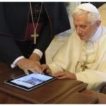 Nghe và nhìn trực tiếp Đức giáo hoàng với ứng dụng mới trên máy điện thoại