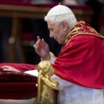 Giáo hoàng là ai ?