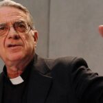 Giám đốc Phòng Báo chí Toà Thánh tố giác một số báo chí xuyên tạc