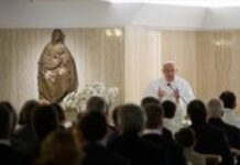 ĐTC Phanxicô: “Giáo hội không phải là một cơ cấu hành chính mà là câu chuyện về tình yêu”