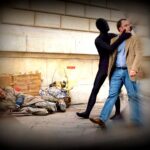 Vô Cảm – Lối Sống Của Con Người Thời Hiện Đại