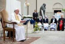 Đức Thánh Cha khích lệ các tín hữu phục vụ người nghèo