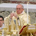 Chầu Thánh Thể, một Hội Thánh hiệp nhất và tỉnh thức