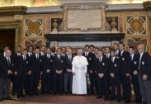 Đức Thánh Cha gặp các cầu thủ bóng đá Italia và Argentina