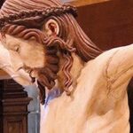 Chúa Giêsu nhìn chúng ta thế nào mỗi khi chúng ta nhìn lên thánh giá