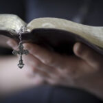 Kinh Mân Côi với Đời Dâng Hiến – Mầu nhiệm Vui (4): Dâng mình cho Chúa