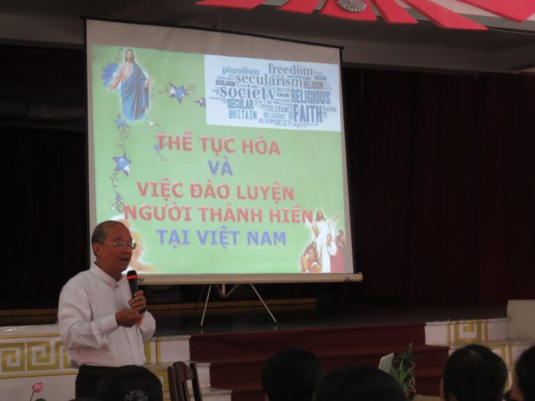 Thế tục hóa và việc đào luyện người thánh hiến tại Việt Nam