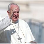 ĐTC khích lệ bênh vực sự sống trong mọi giai đoạn