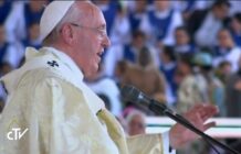 “Hãy noi gương Mẹ Maria: kiên nhẫn, cậy trông, cầu nguyện và mở rộng cõi lòng”