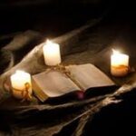 Tam Giác Nghi Vấn