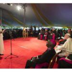 ĐTC Phanxicô: ”Đừng đi tu vì tham vọng và lợi lộc”