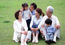 Giúp cha mẹ già vui