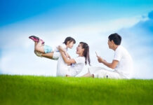 Cuộc đời dài lắm mà tình yêu thật mong manh