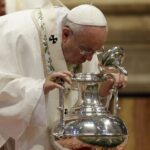 Đức Thánh Cha chủ sự Thánh Lễ làm phép dầu