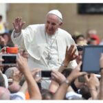 Lòng thương xót của Thiên Chúa không mệt mỏi trước các con tim khép kín