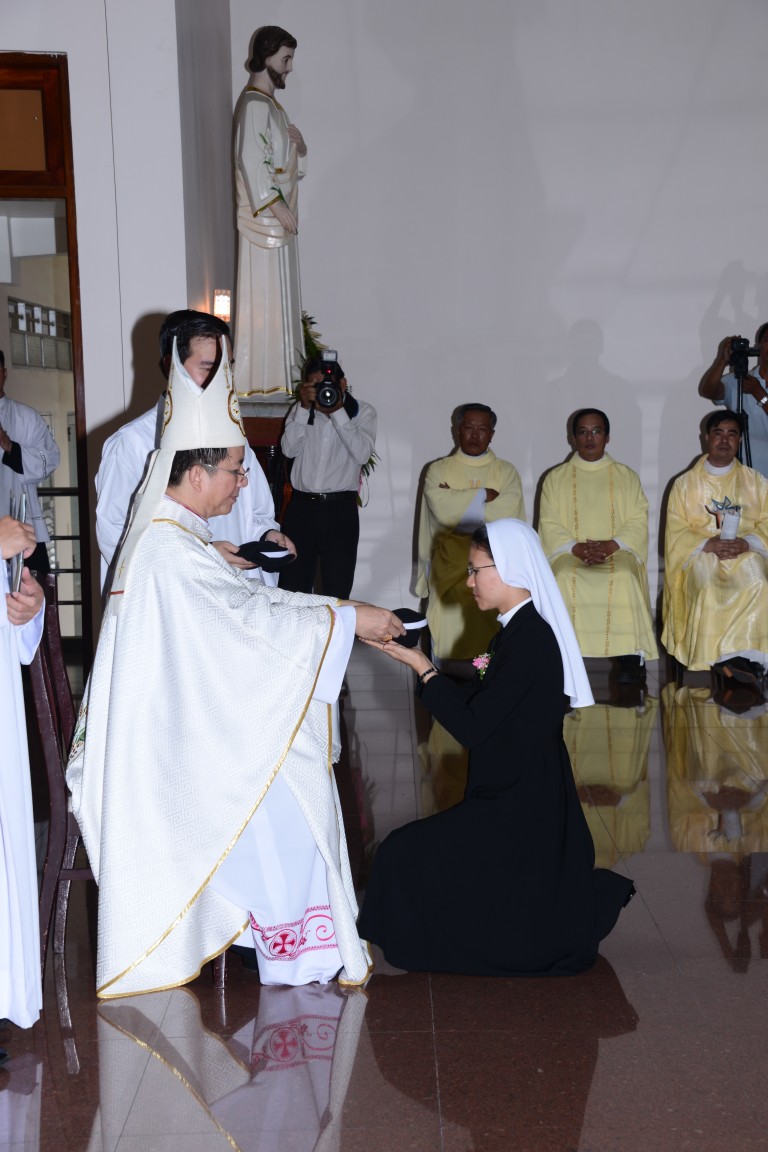 Ngày tràn ngập niềm vui