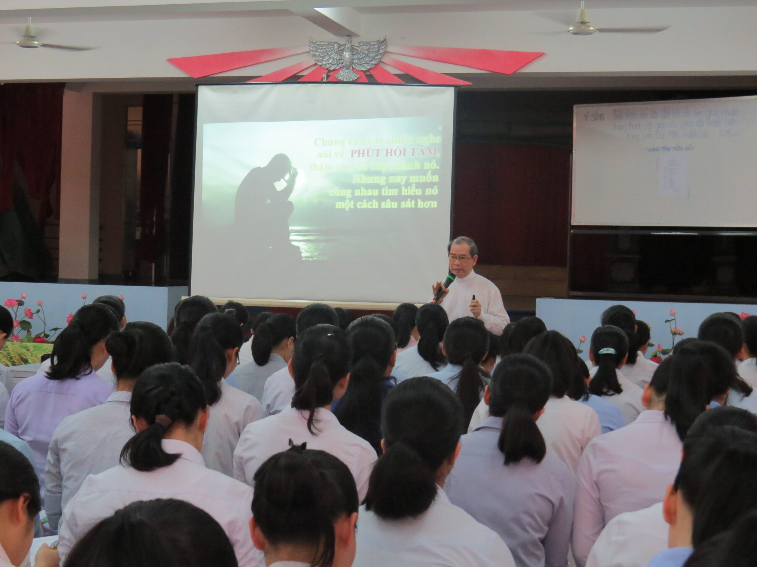 Thường huấn 2016: Phút hồi tâm – Tìm gặp Chúa trong mọi sự