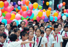 Tâm sự với con nhân ngày khai trường