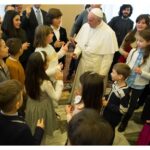 Đức Thánh Cha kêu gọi các Giám Mục thế giới bảo vệ trẻ em