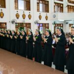 Yêu là cho đi, là hy sinh