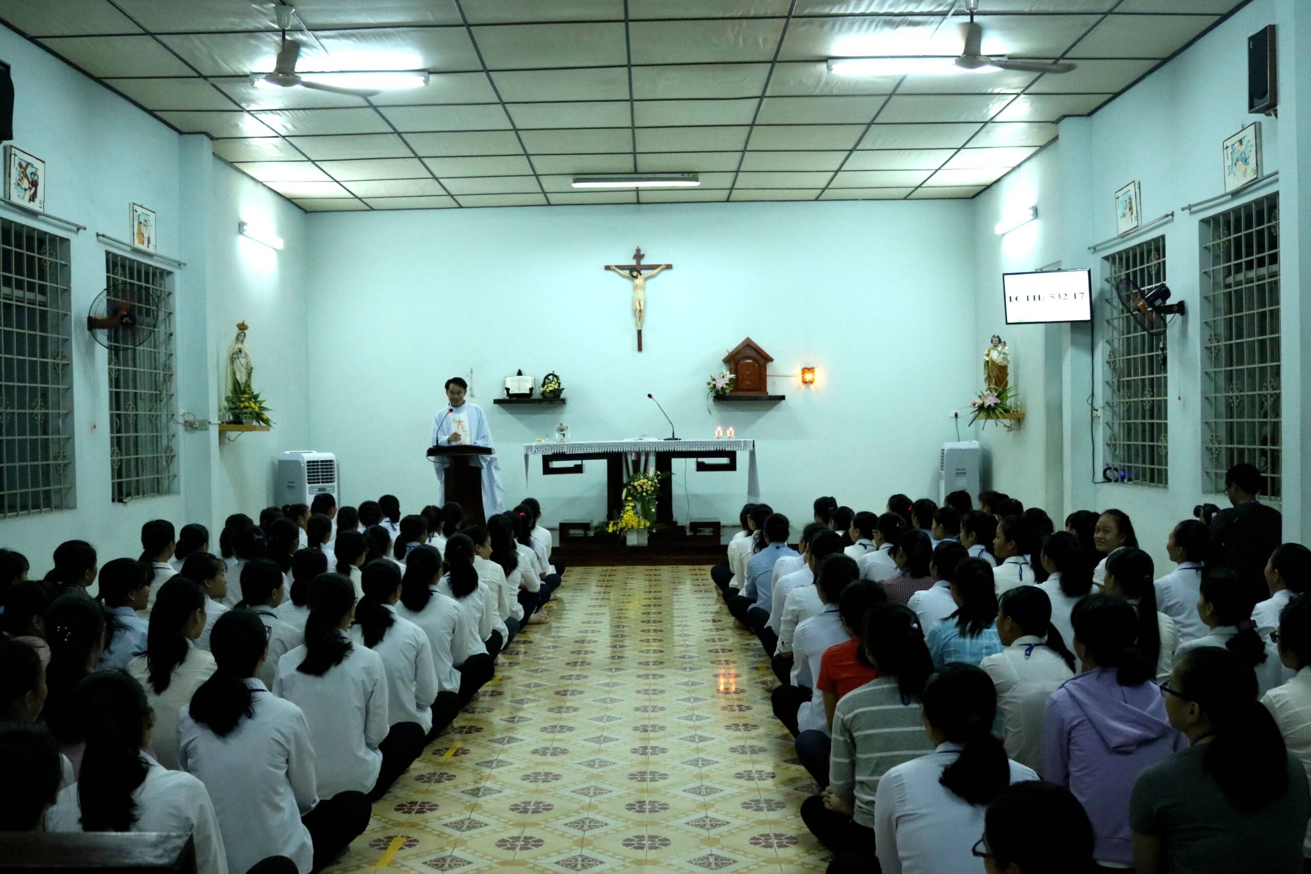 Khóa Tìm Hiểu Ơn Gọi – Ngày Thứ hai: “Lắng Nghe Tình Yêu”