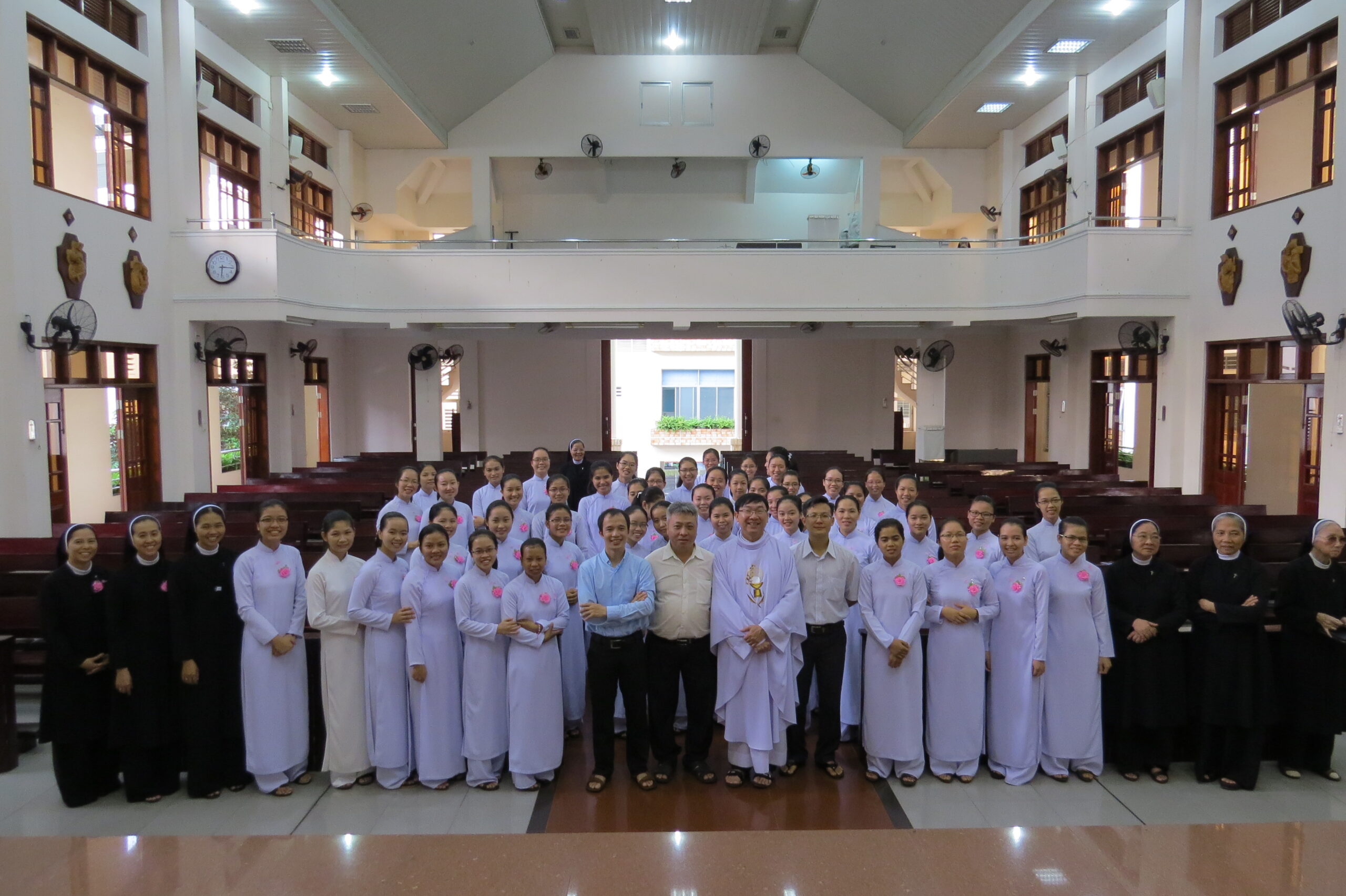 Thanh Tuyển viện mừng Lễ Bổn mạng Teresa