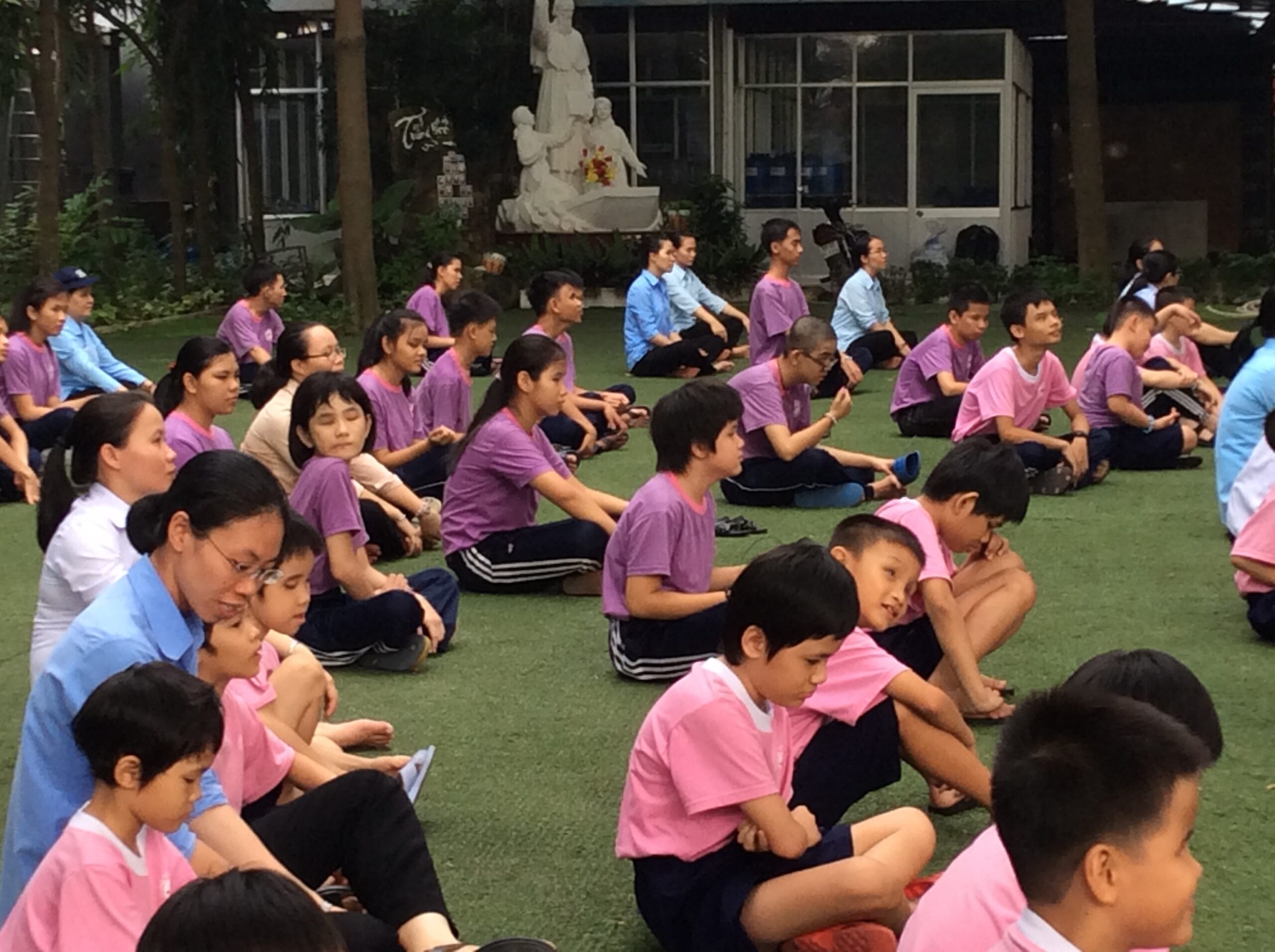 Nhật Hồng – Nơi Đầy Tràn Ánh Sáng