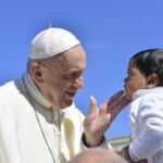 Hãy để cho ơn của Bí tích Rửa tội kết trái trong cuộc sống chúng ta