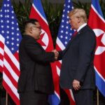 Lời cầu nguyện cho cái bắt tay lịch sử