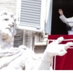 ĐTC Phanxicô: Mẹ Maria hồn xác lên trời nhắc chúng ta phục vụ Chúa và Giáo Hội bằng cả con người