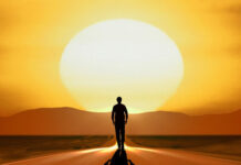 Đắng: là Linh Mục mà lại không phải là Linh Mục