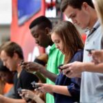 Tôi và Bạn… Chọn Nhìn Vào Đâu…?