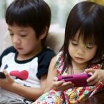 Từng bước ‘cai nghiện’ smartphone cho trẻ