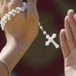 Ba nhân đức chúng ta có thể học được khi lần chuỗi mân côi