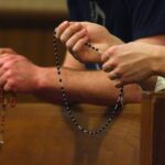 Mười lý do để đọc kinh Mân Côi