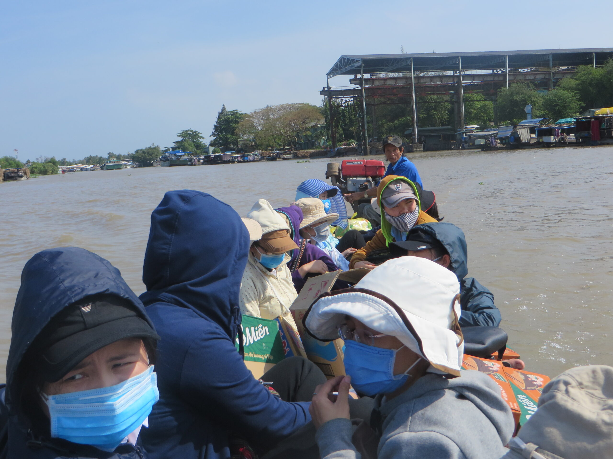 Mở rộng vòng tay yêu thương