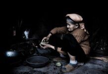 Mười con không nuôi nổi một mẹ