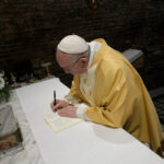 Đức Thánh Cha Phanxicô ký Tông Huấn Christus vivit – Chúa Kitô sống